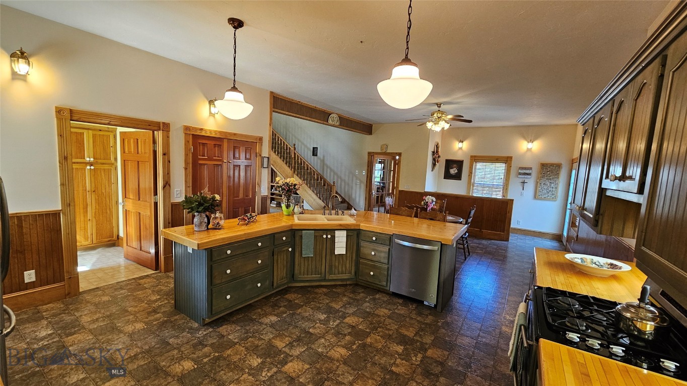 6310 W Dry Creek Road Property Photo 10