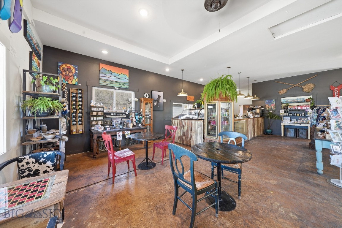 220 S Broadway Street Property Photo 2