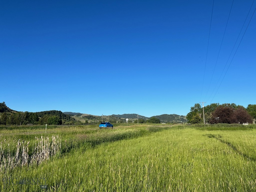 710 Osterman Property Photo 4