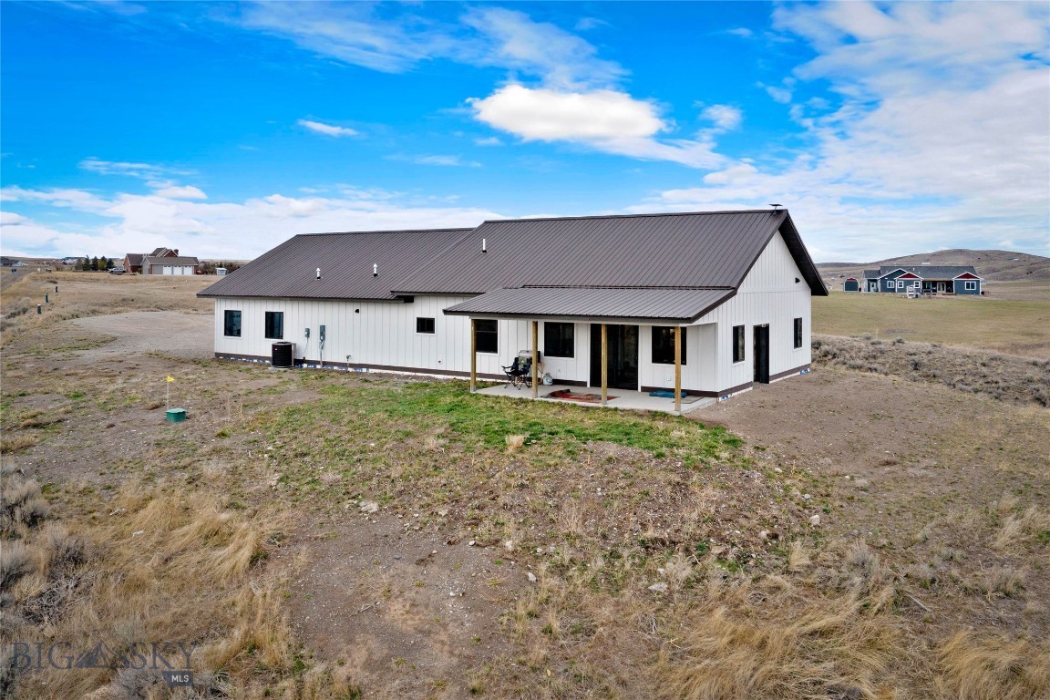 23 Windflower Property Photo 5