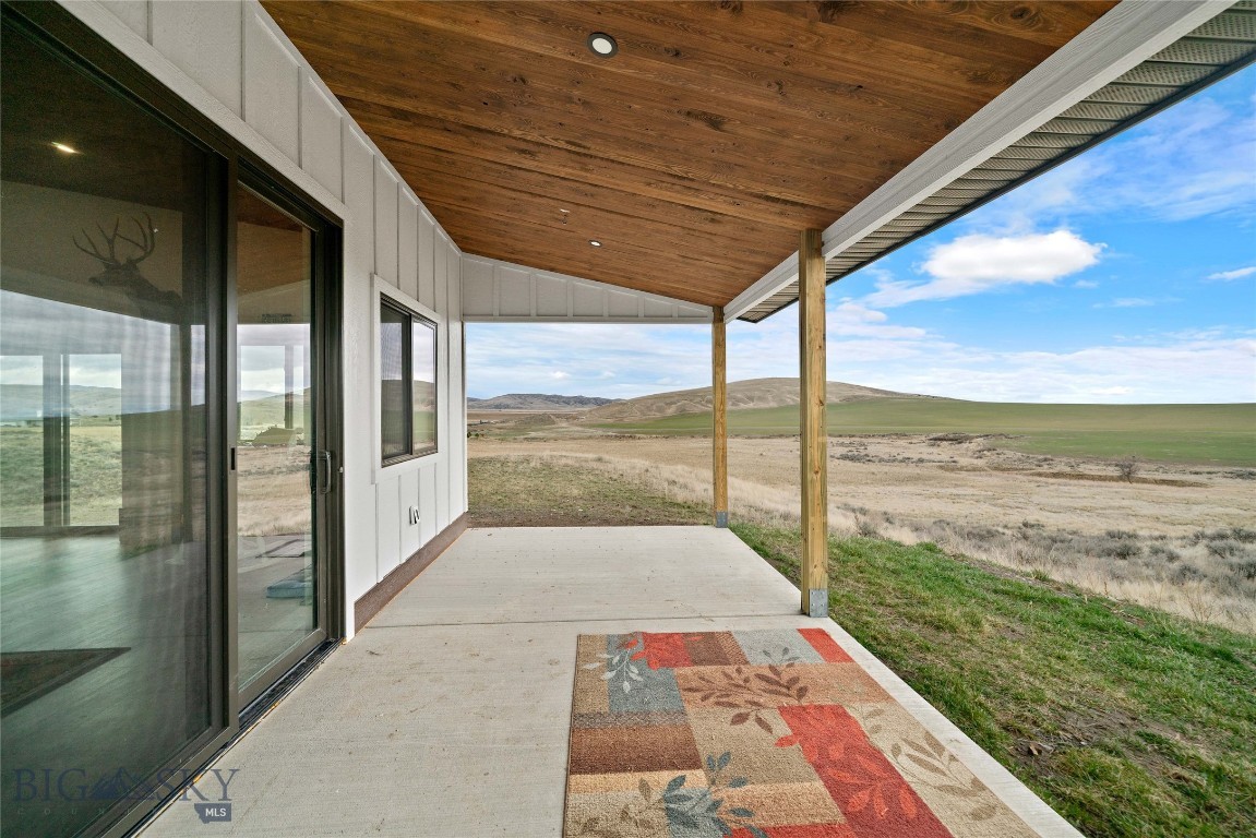 23 Windflower Property Photo 6
