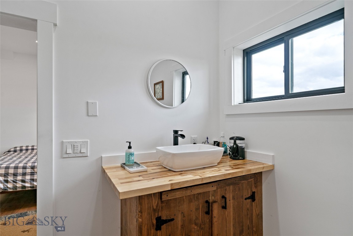 23 Windflower Property Photo 18