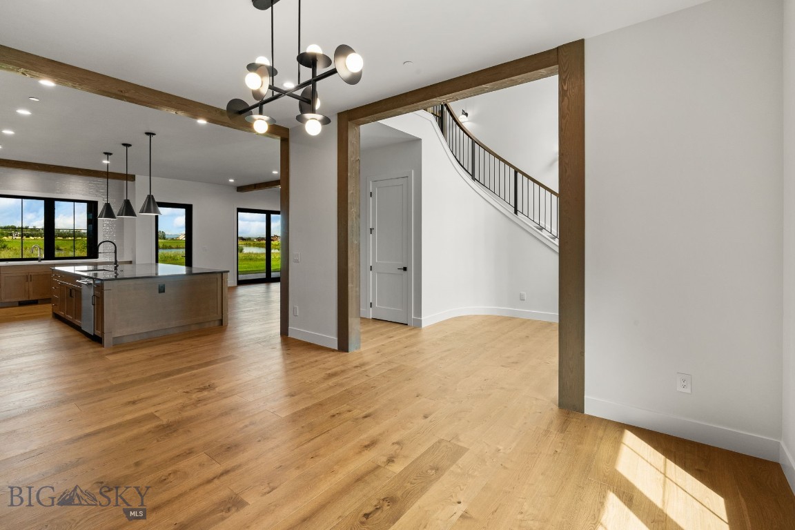 494 Clancy Way Property Photo 8