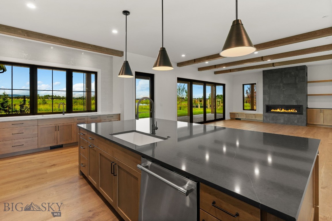 494 Clancy Way Property Photo 10