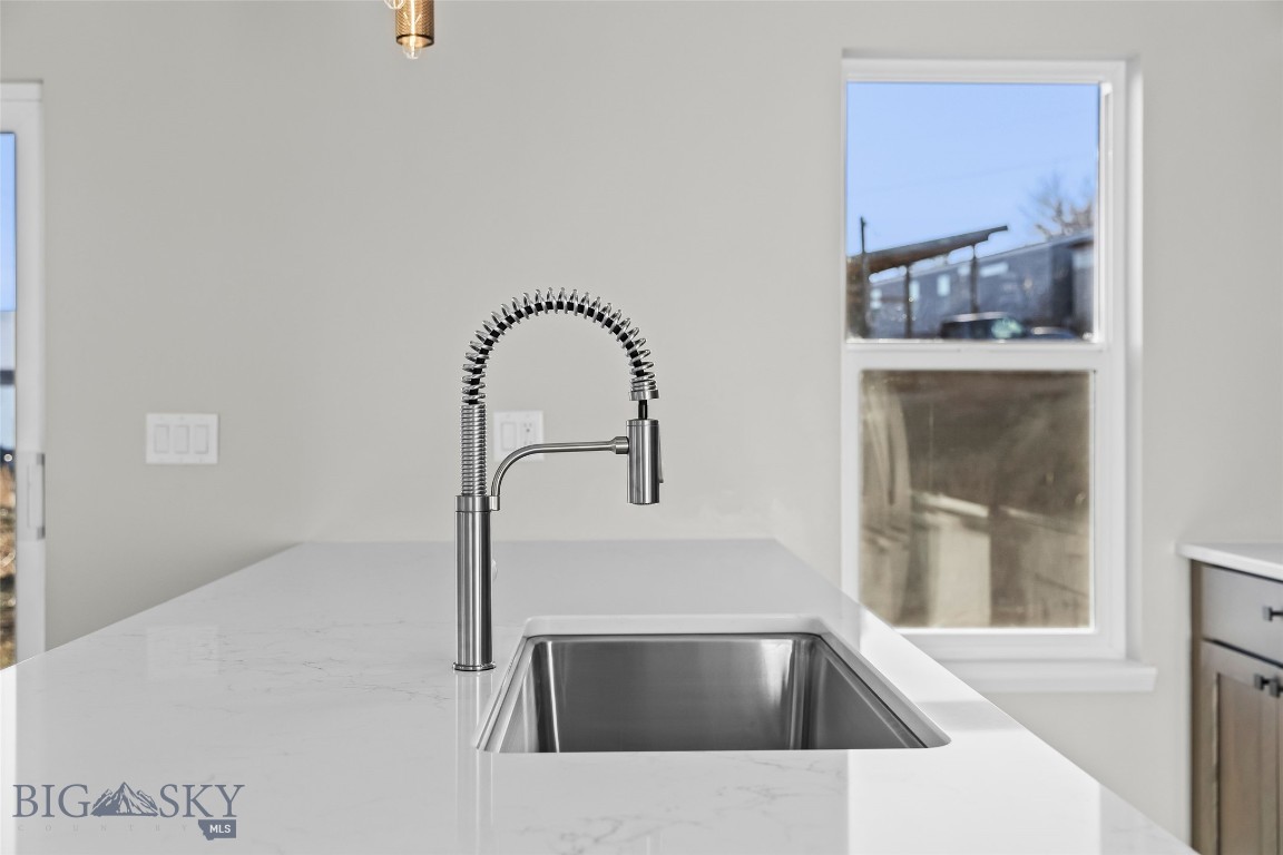 607 N L Street Property Photo 15