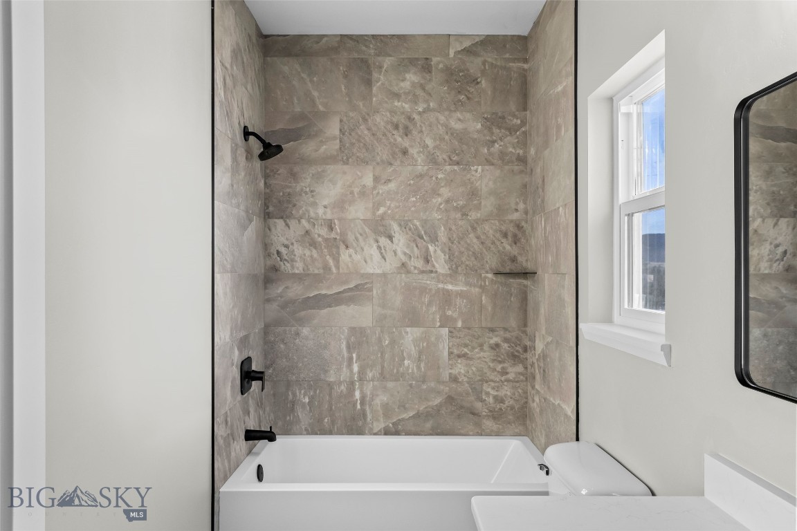 607 N L Street Property Photo 35