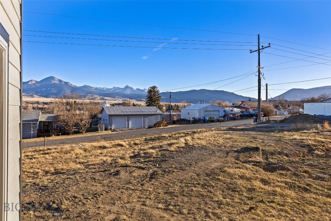 607 N L Street Property Photo 43
