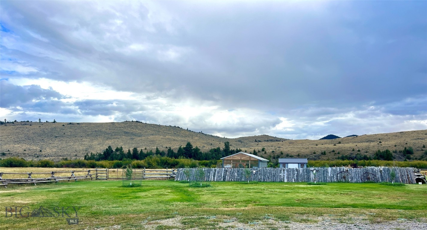 7535 Birch Creek Road Property Photo 4