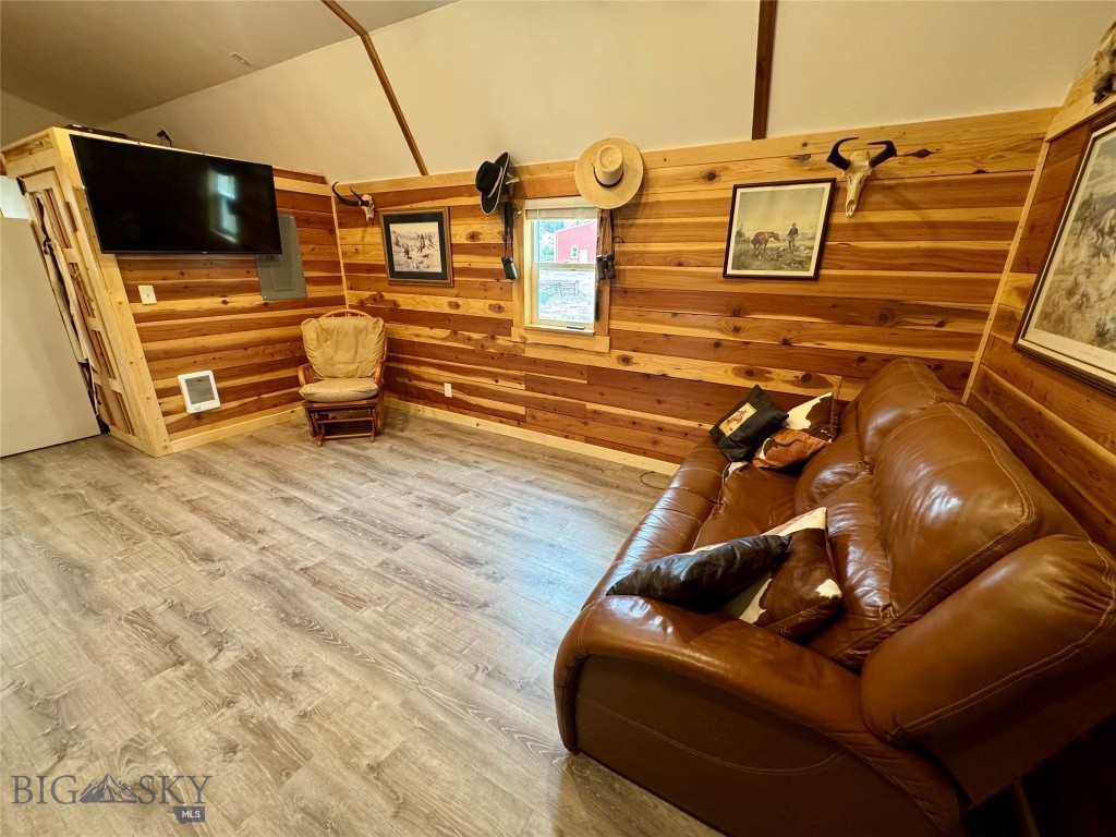 7535 Birch Creek Road Property Photo 14