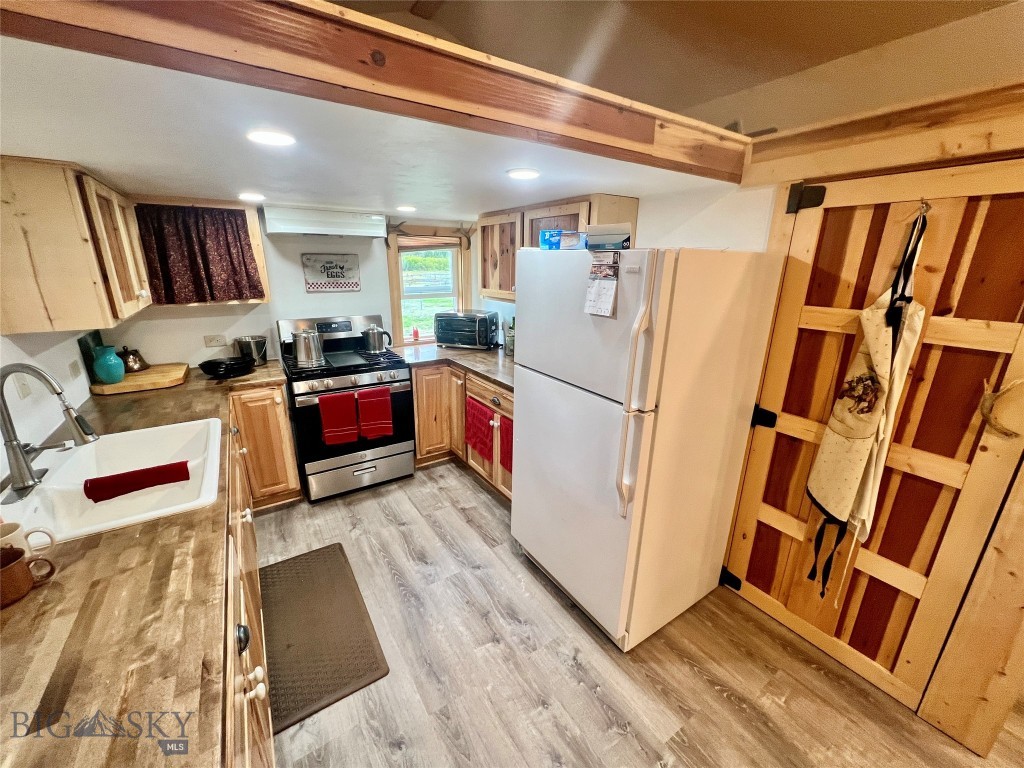 7535 Birch Creek Road Property Photo 17