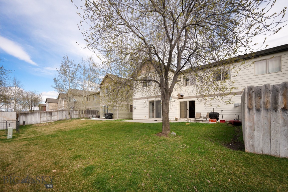 935 Forestglen Drive 3 Property Photo 4