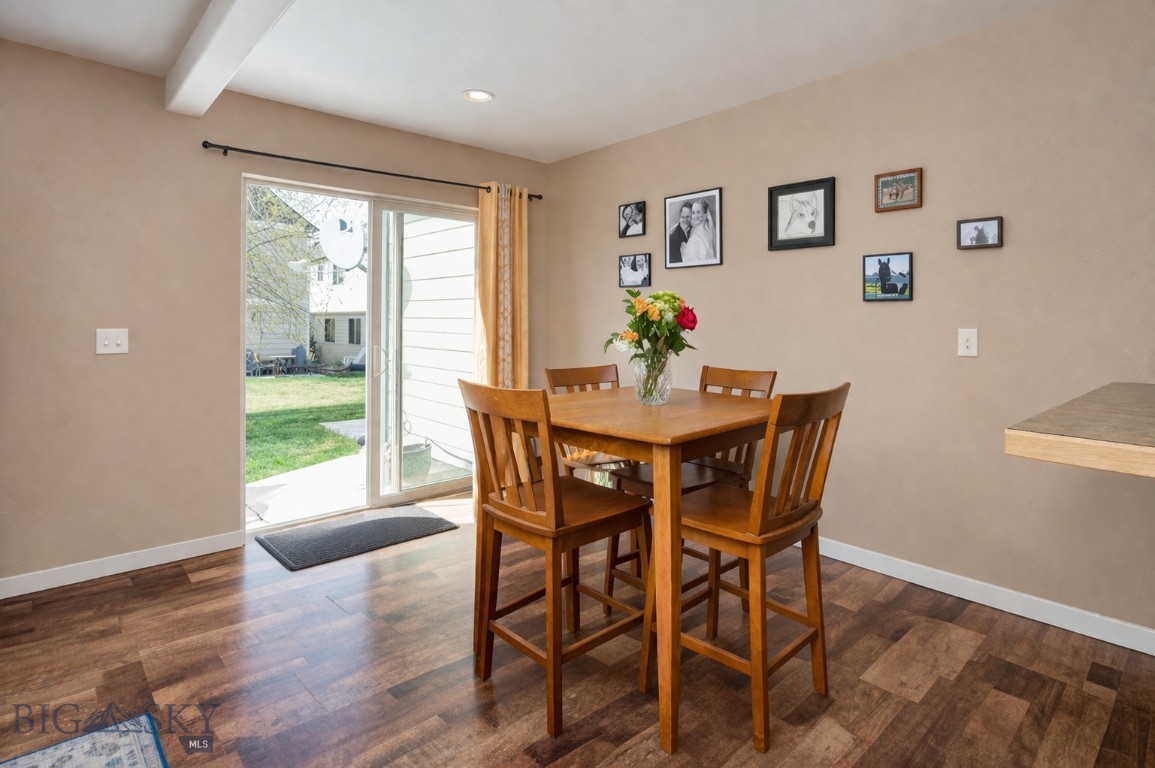 935 Forestglen Drive 3 Property Photo 6