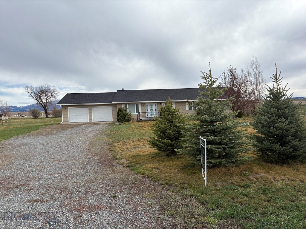 13 Sharon Loop Property Photo 1