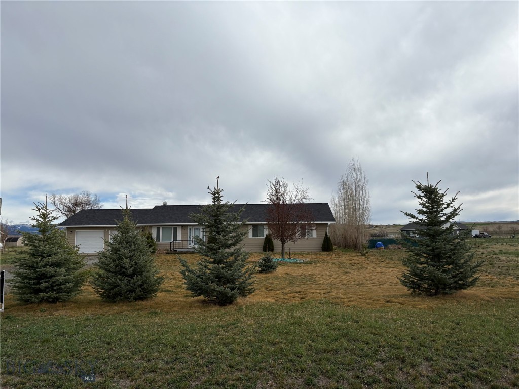 13 Sharon Loop Property Photo 3