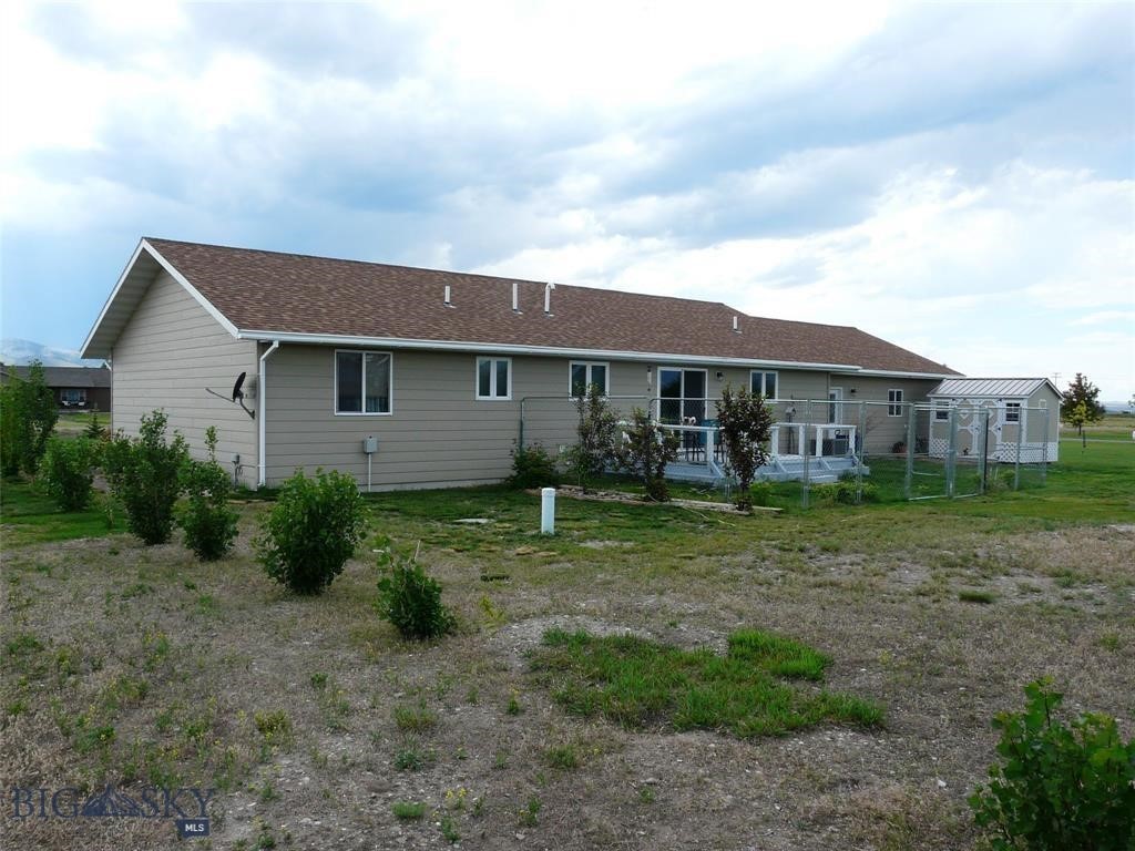 13 Sharon Loop Property Photo 5