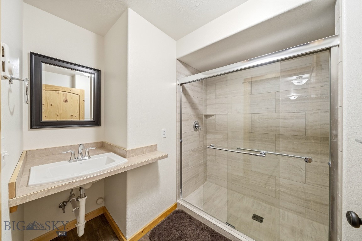 305 Lewis Avenue Property Photo 13