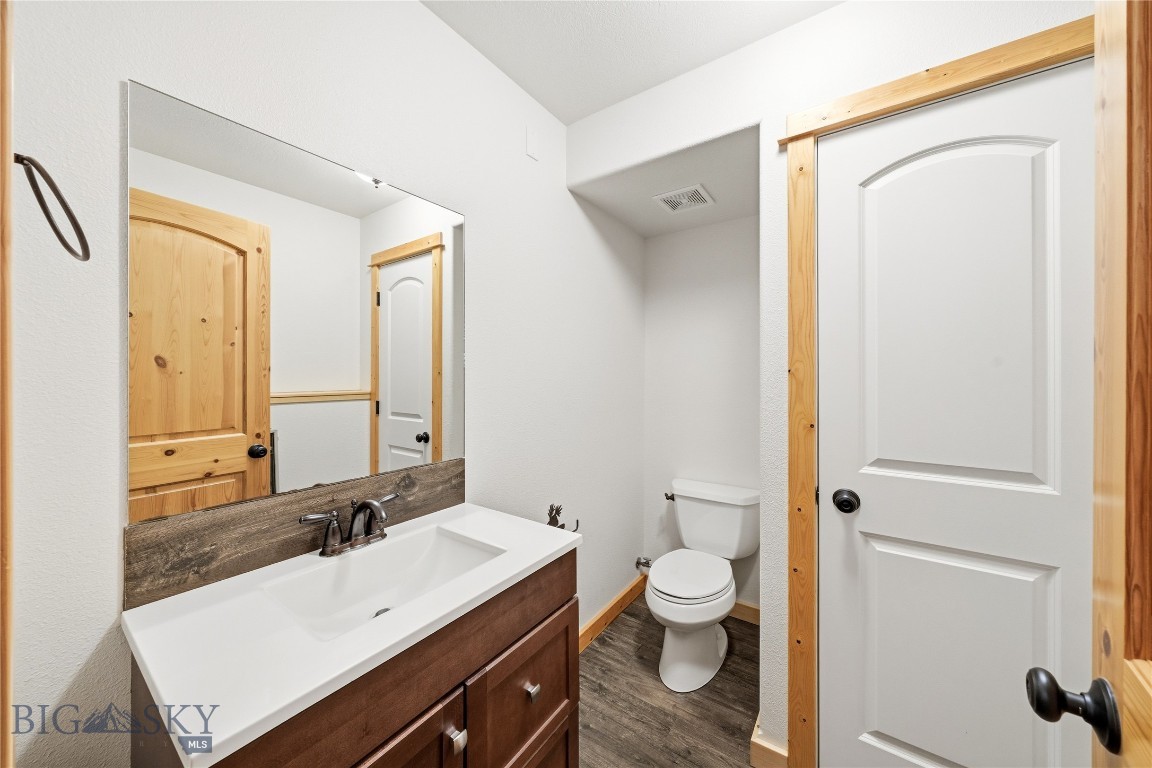 305 Lewis Avenue Property Photo 14