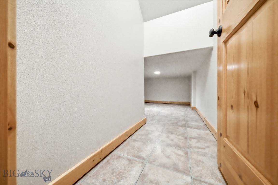 305 Lewis Avenue Property Photo 15