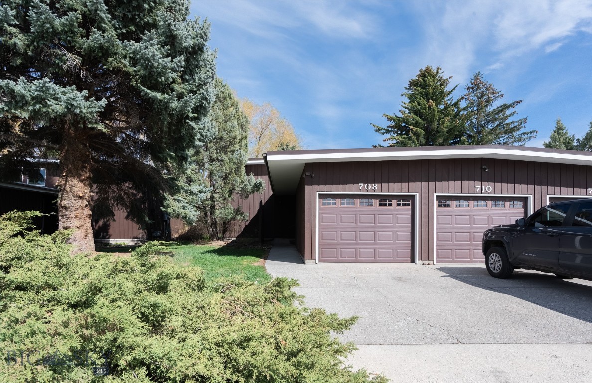 708 S 16th Avenue D Property Photo 1