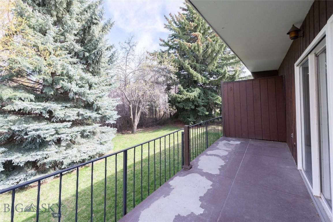 708 S 16th Avenue D Property Photo 25
