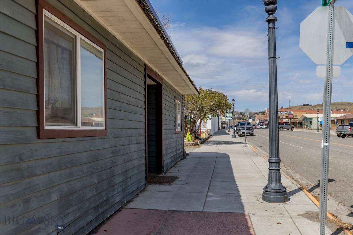 332 S Main Street Property Photo 5