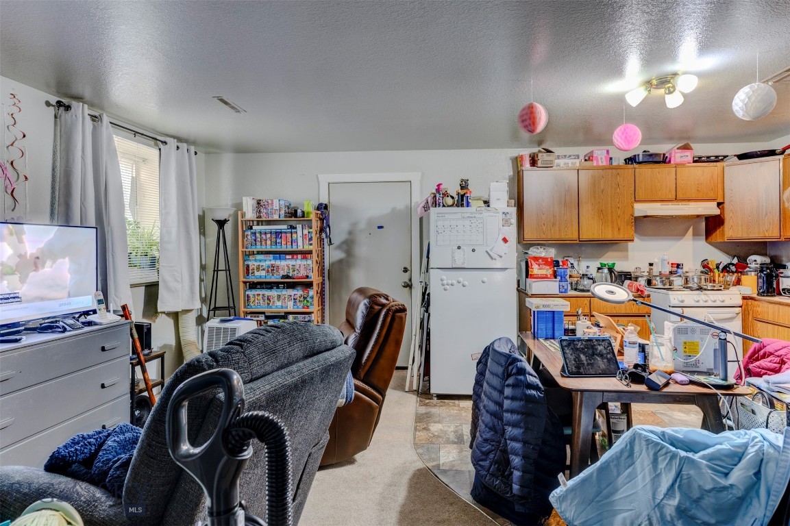 332 S Main Street Property Photo 11