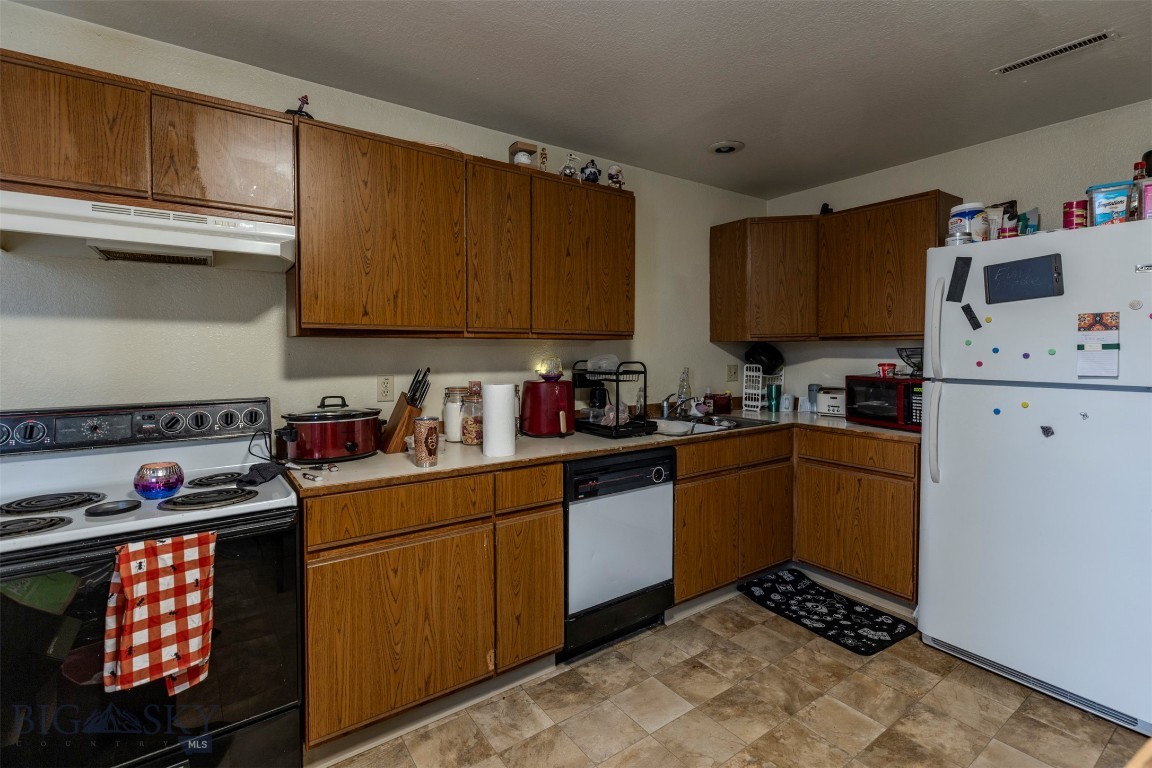 332 S Main Street Property Photo 15