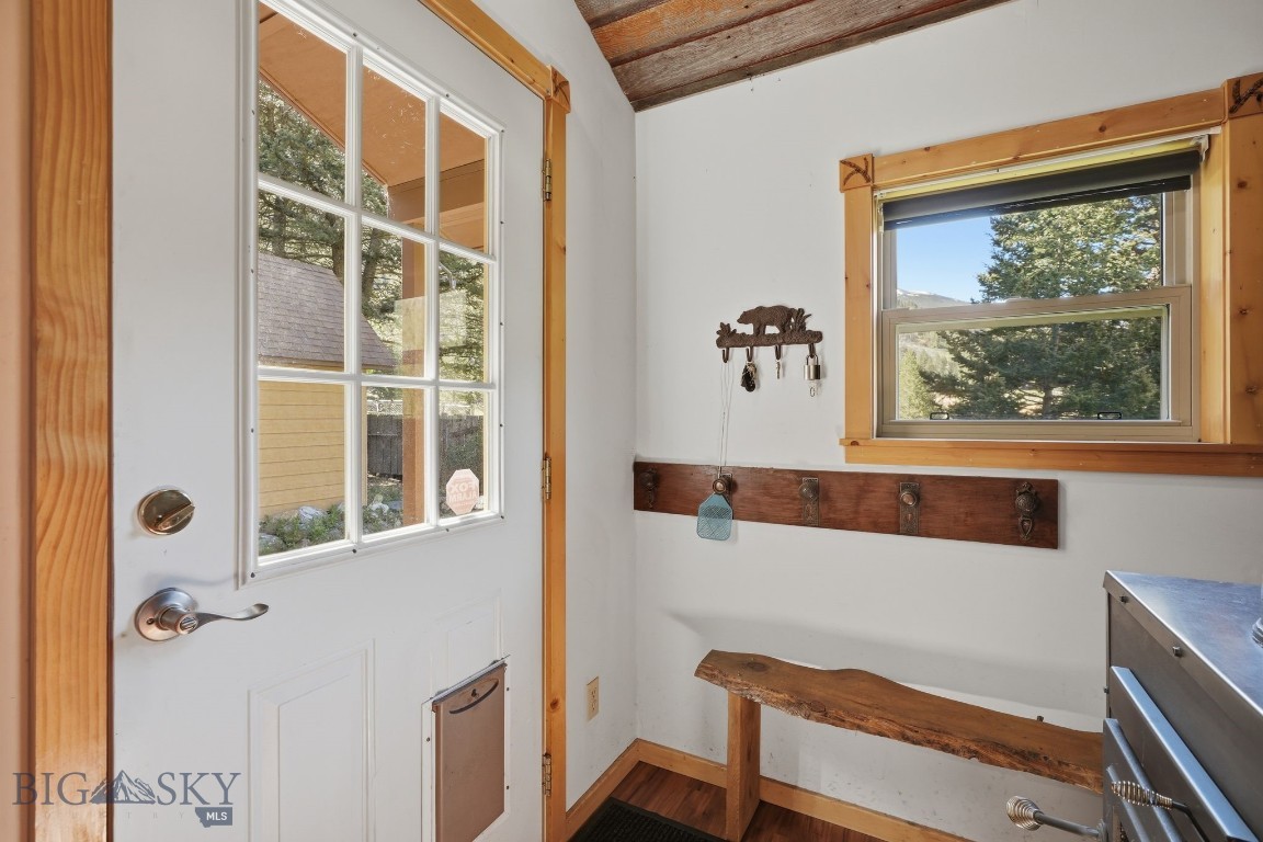 1105 South Boulder Rd Property Photo 7