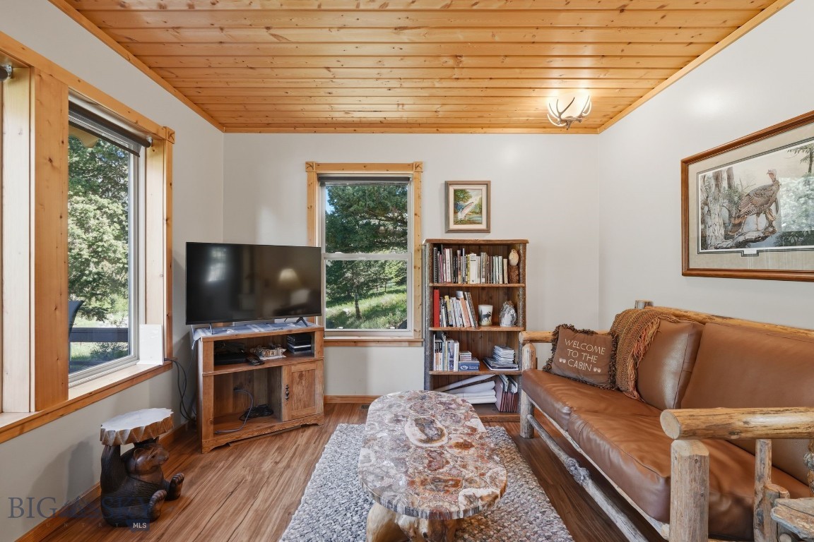 1105 South Boulder Rd Property Photo 12