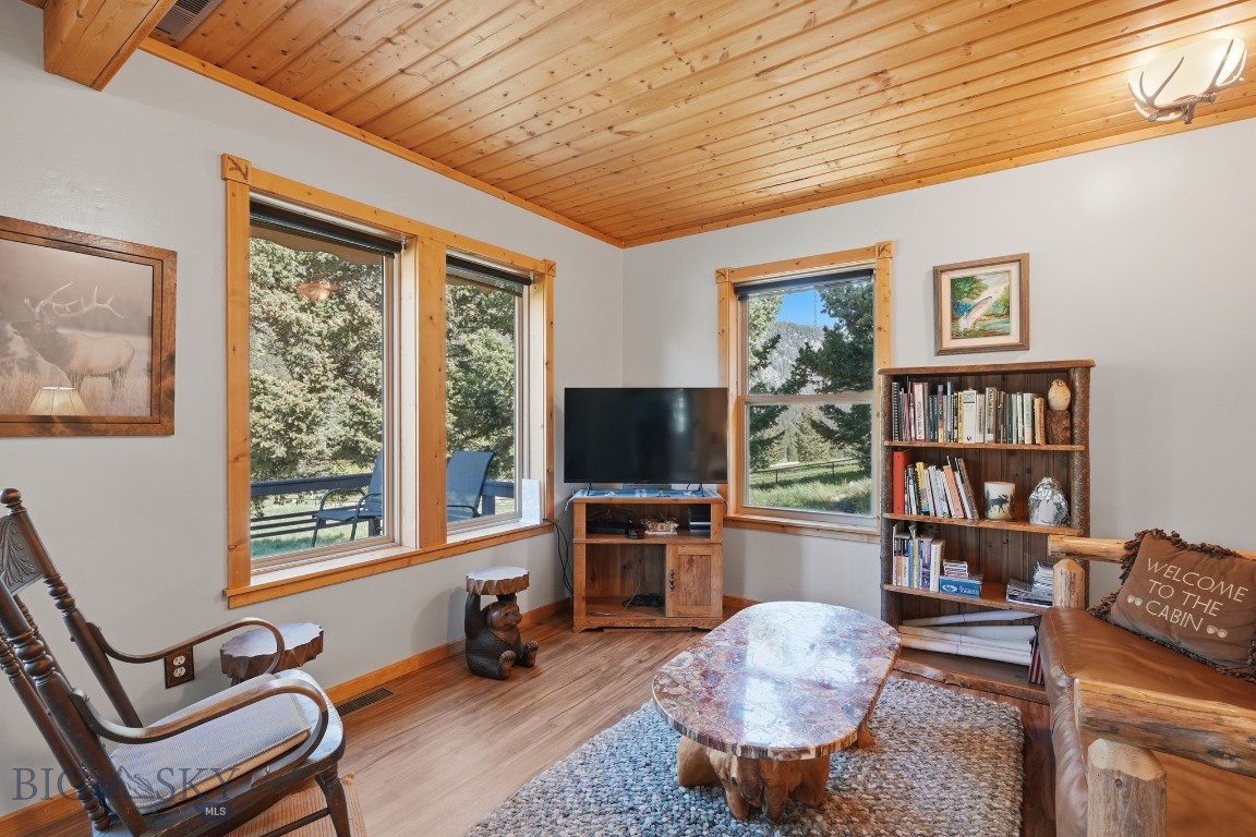 1105 South Boulder Rd Property Photo 13