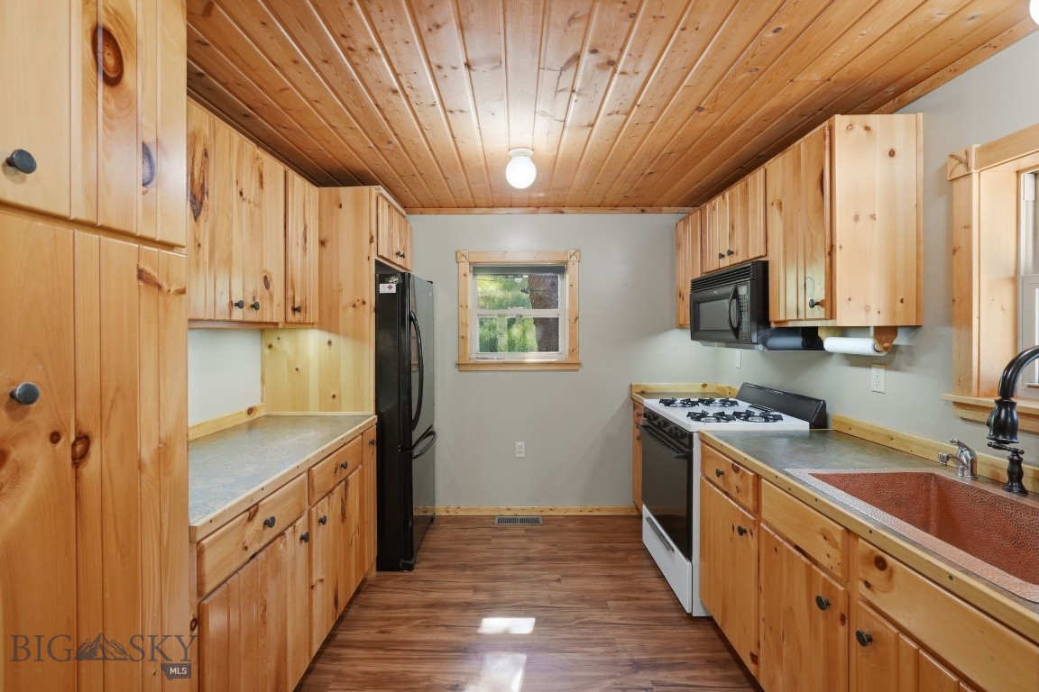 1105 South Boulder Rd Property Photo 17