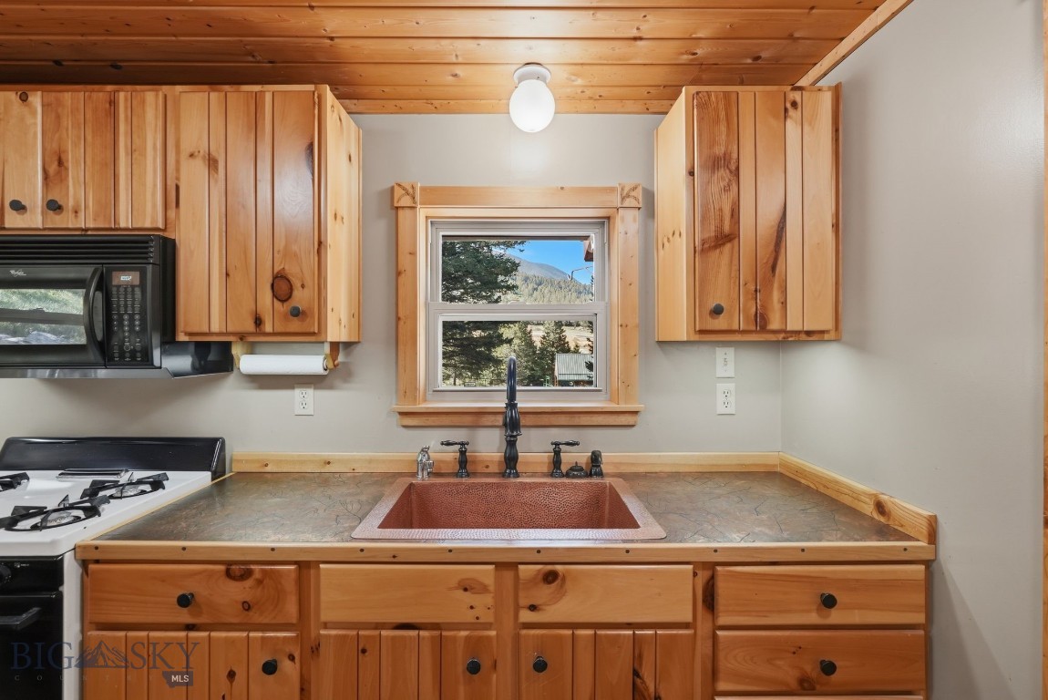 1105 South Boulder Rd Property Photo 18