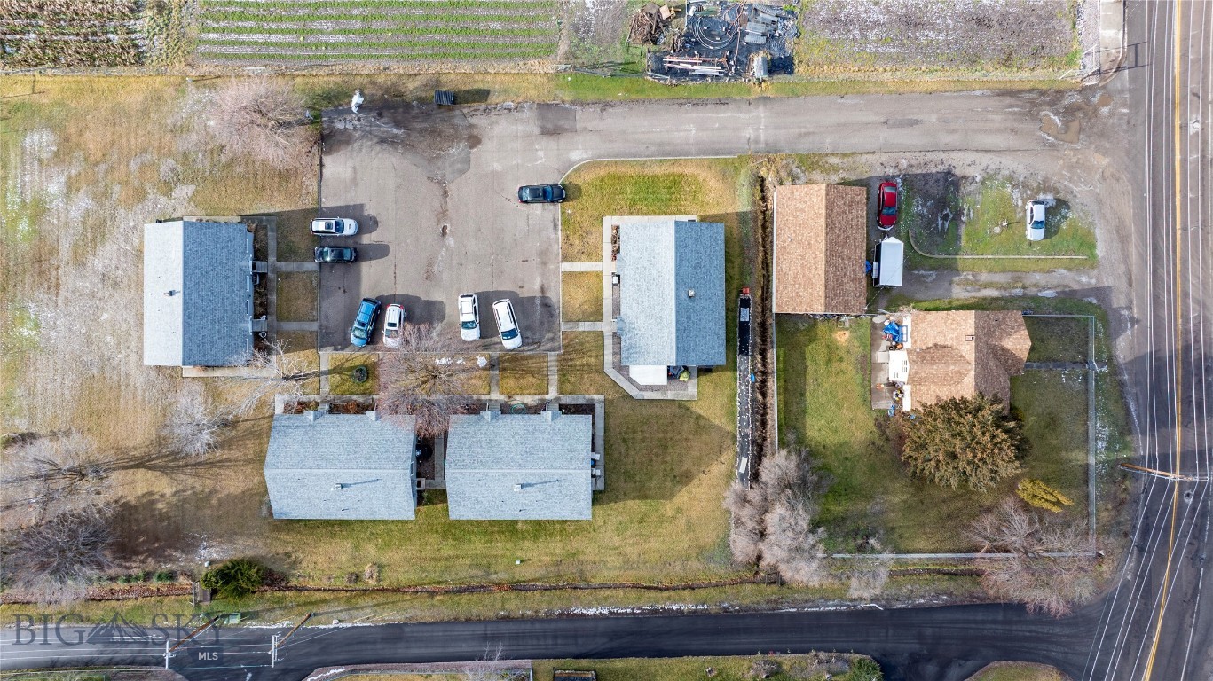 1629 River Road Property Photo 4