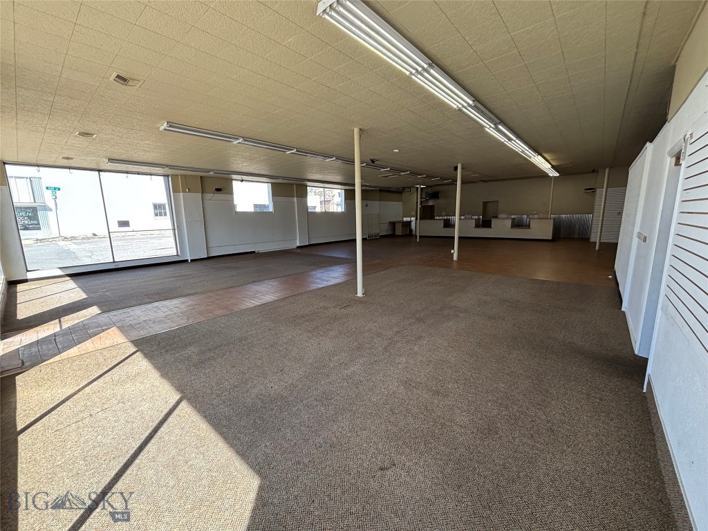 200 E Commercial Property Photo 5