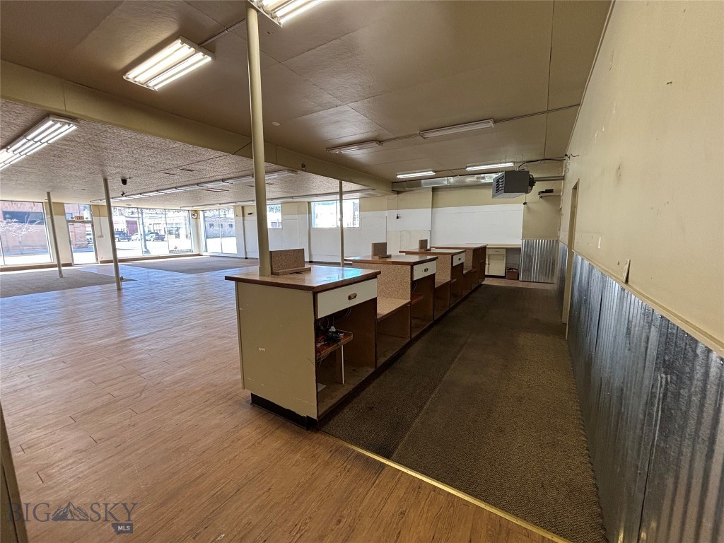 200 E Commercial Property Photo 7