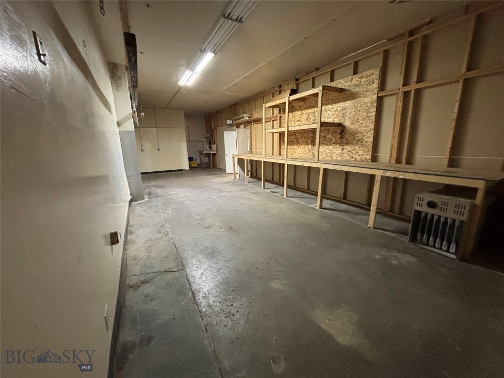 200 E Commercial Property Photo 24