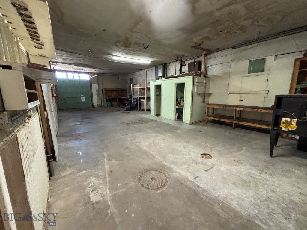 200 E Commercial Property Photo 25