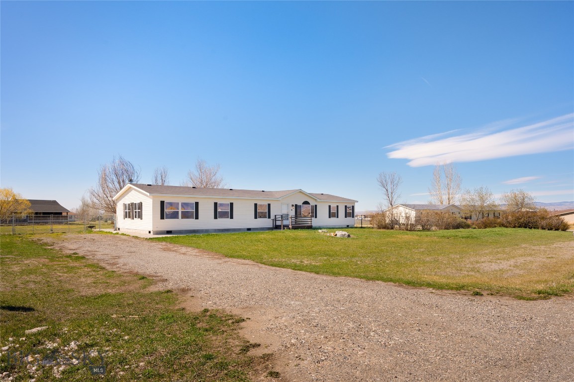 415 Tracy Ann Property Photo 3