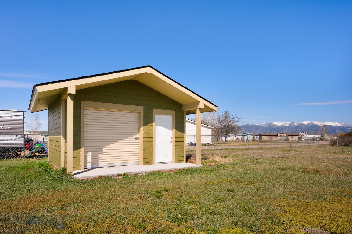 415 Tracy Ann Property Photo 4
