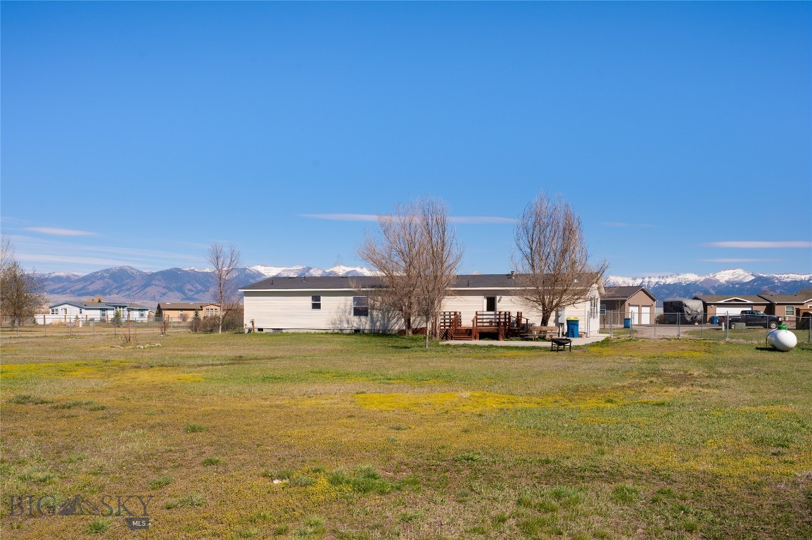 415 Tracy Ann Property Photo 5