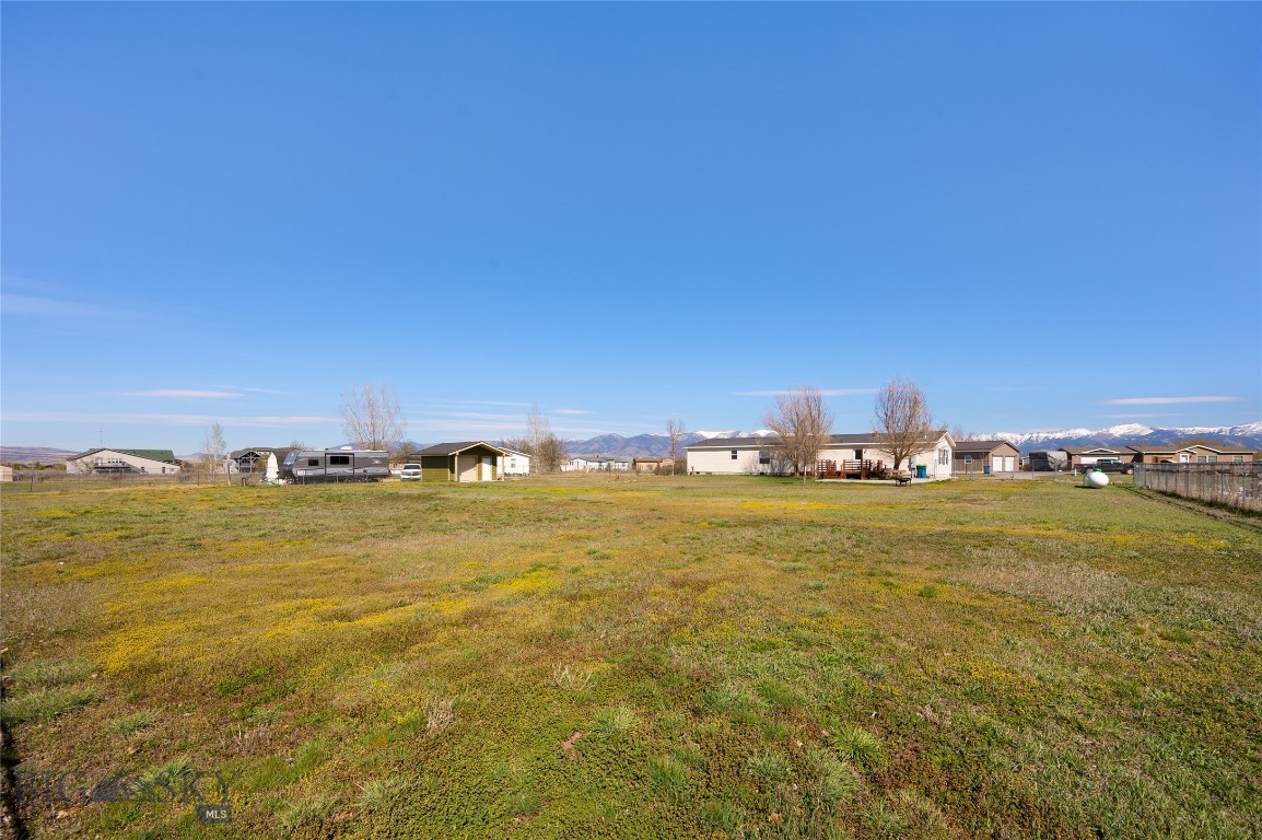 415 Tracy Ann Property Photo 6