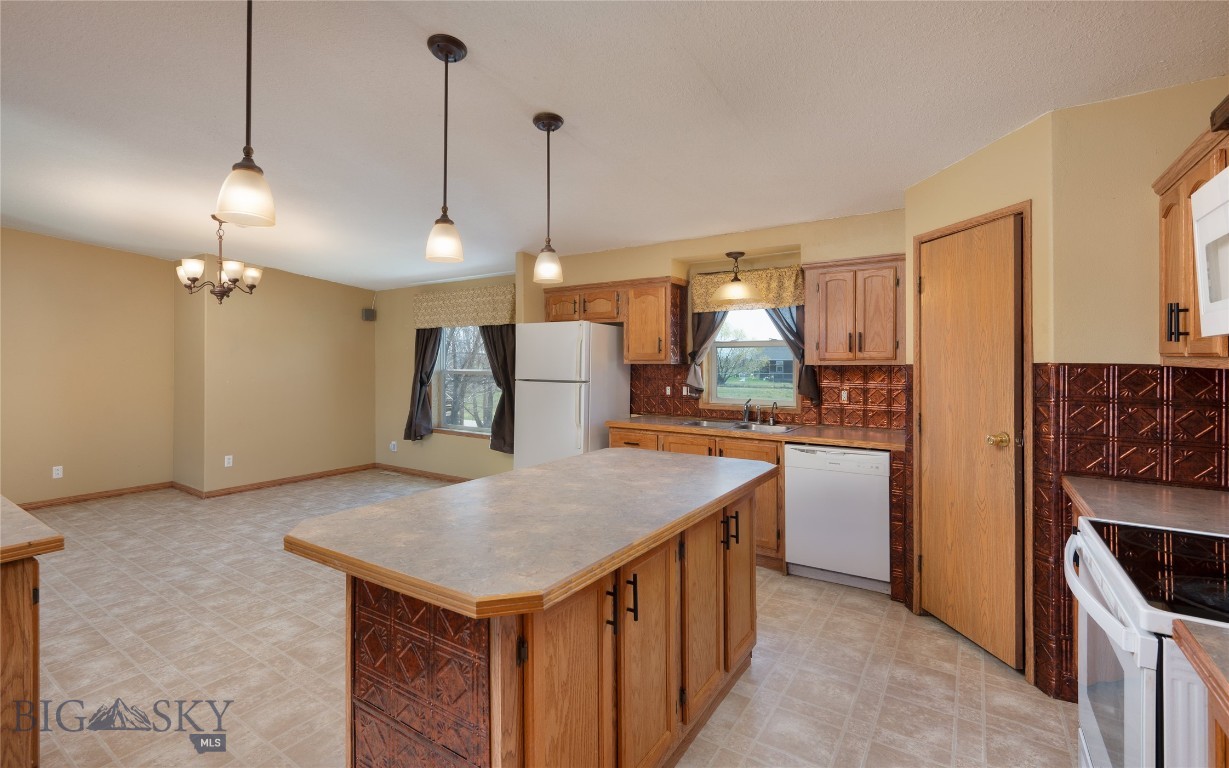 415 Tracy Ann Property Photo 8
