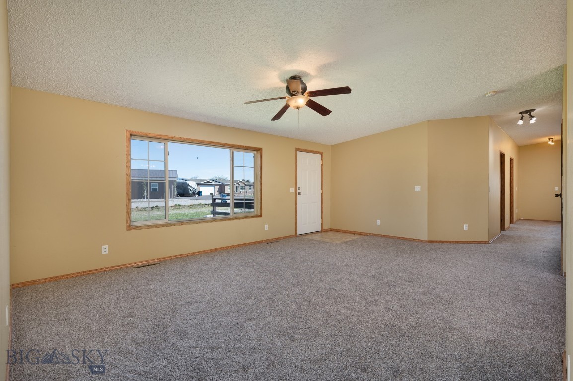 415 Tracy Ann Property Photo 15