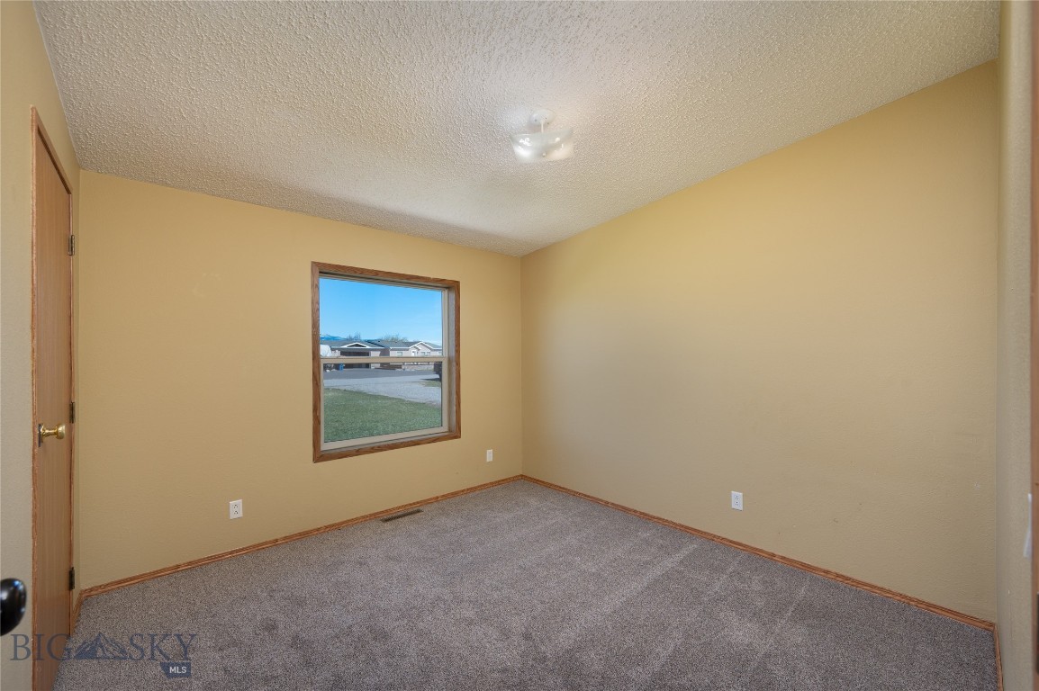 415 Tracy Ann Property Photo 26