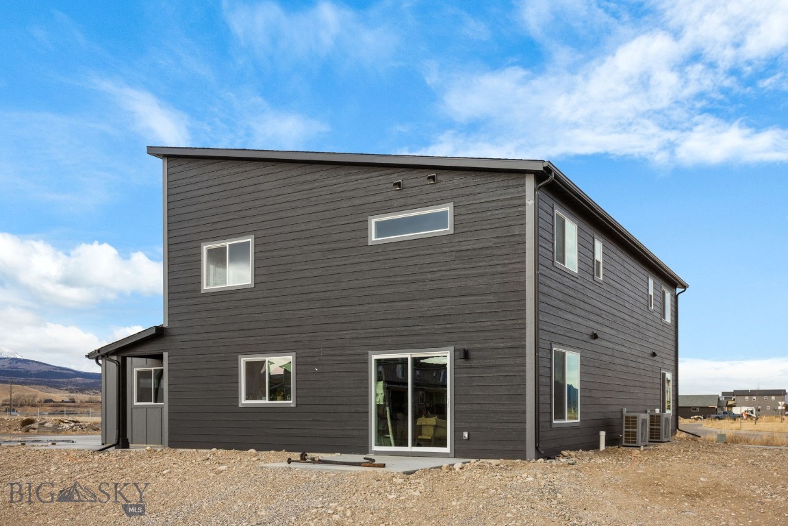 310 Yogi Avenue Property Photo 8