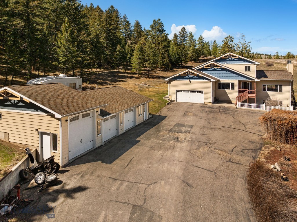 1059 State Highway 282 Property Photo 4