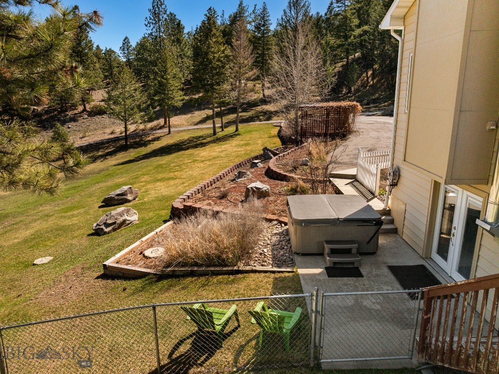 1059 State Highway 282 Property Photo 10
