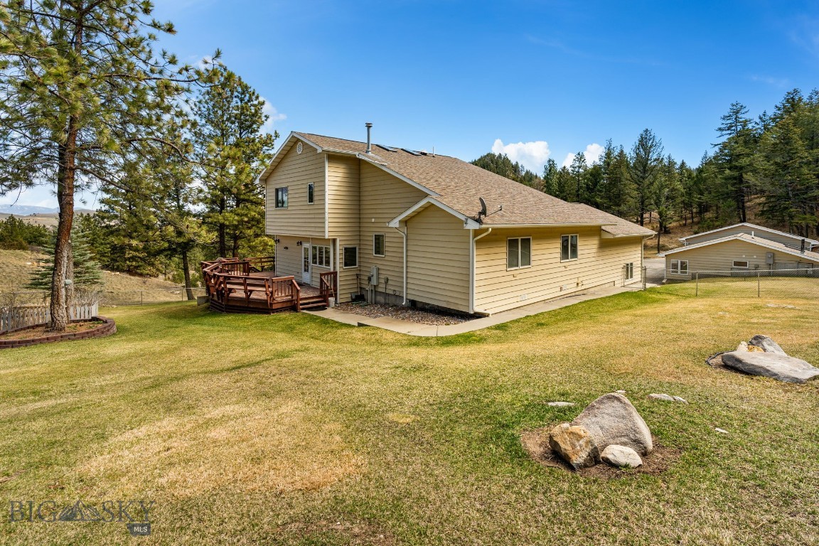 1059 State Highway 282 Property Photo 19
