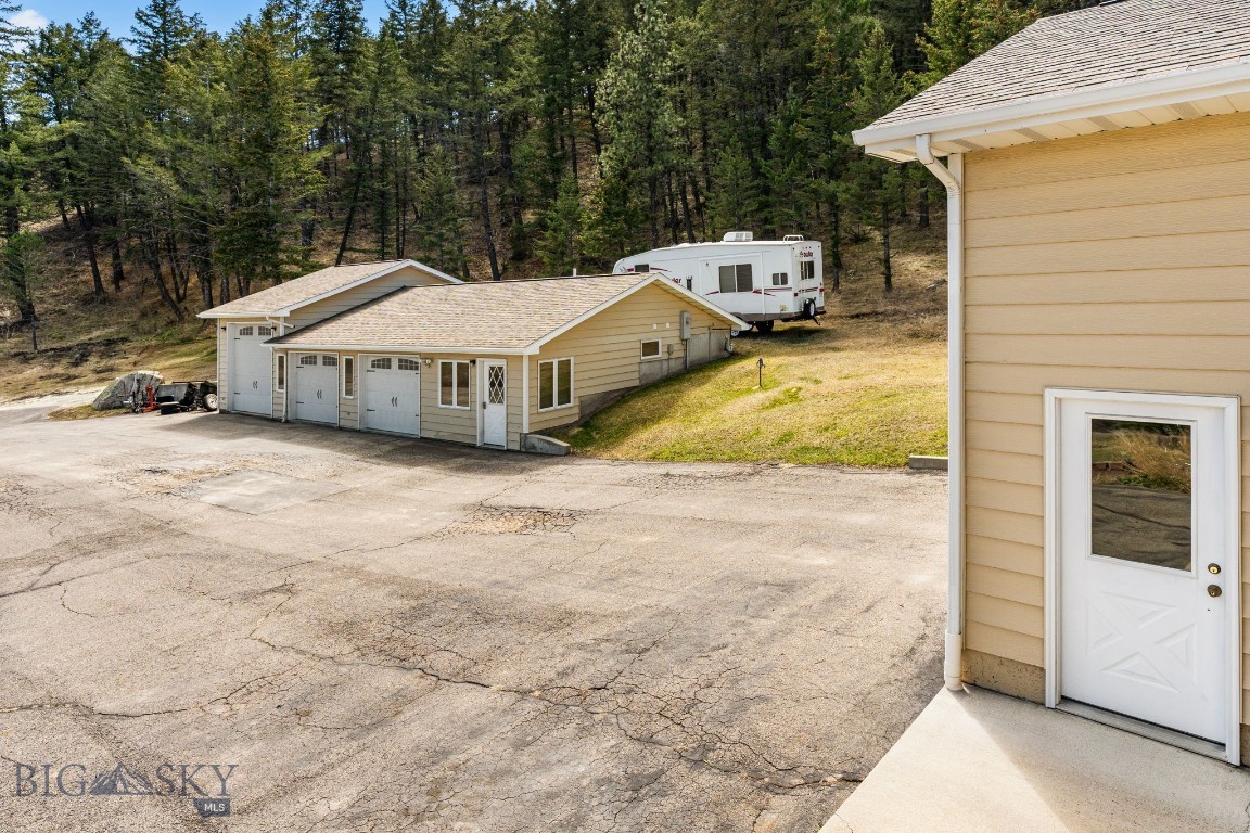 1059 State Highway 282 Property Photo 27