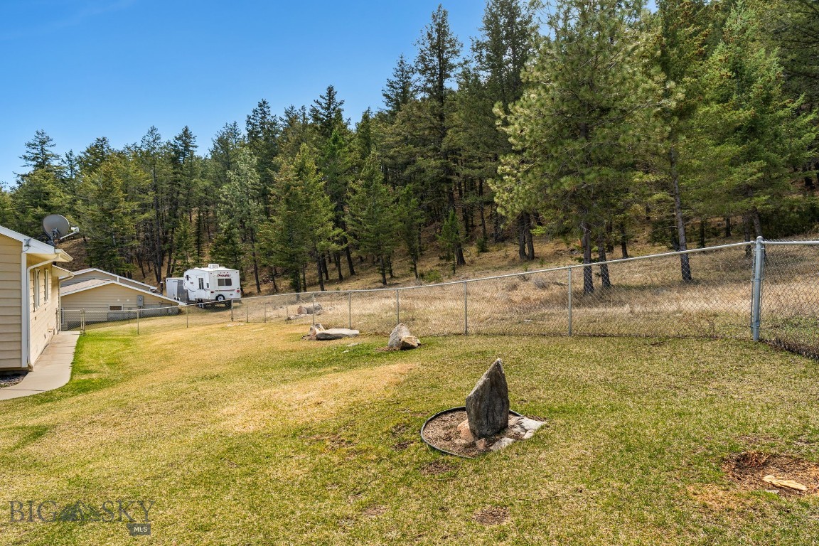1059 State Highway 282 Property Photo 34